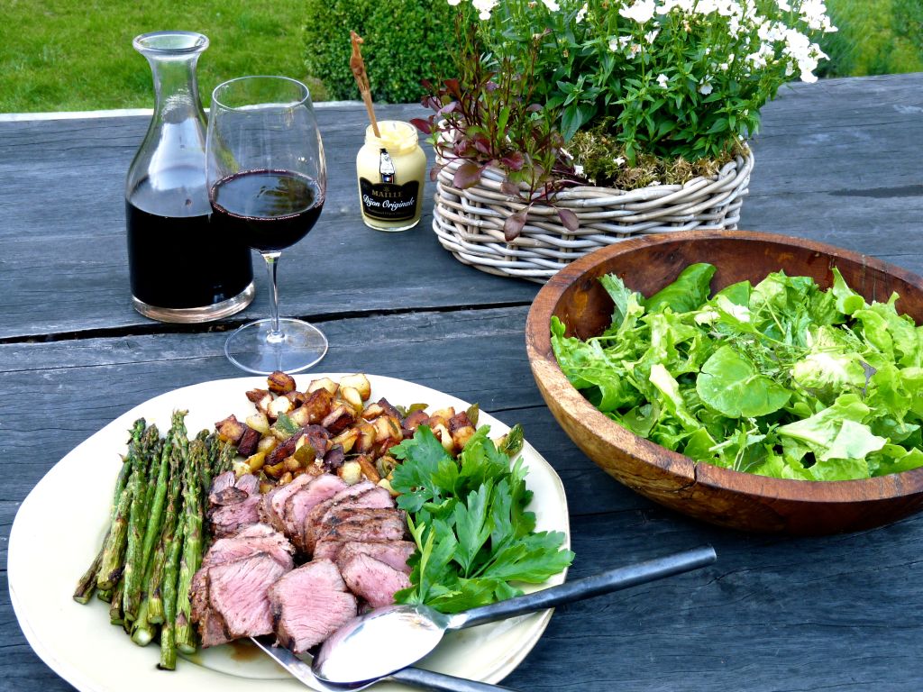 Steak and Saute potatoes with roast asparagus.